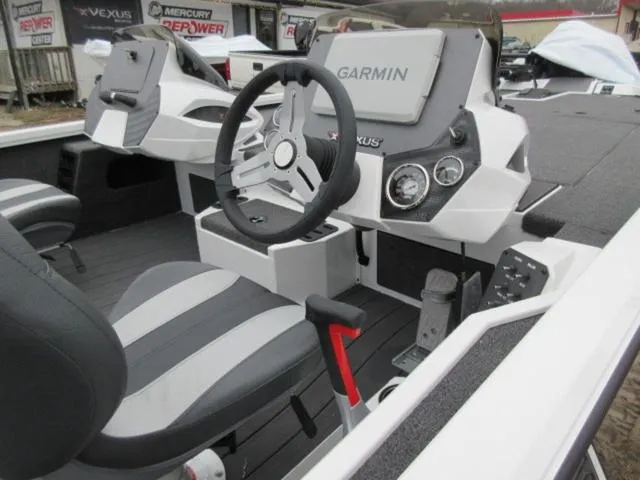 Slide: The Image of Vexus AVX 1985S / Seating For Five / VEXUS & MERCURY PRO 2025 - 6