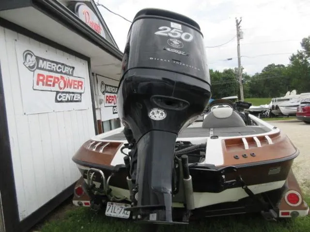 Slide: The Image of Ranger Z21 / NEWER 2010 Mercury 250 Hp Outboard And Range 2006 - 8