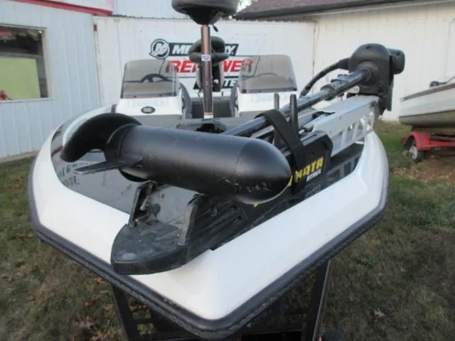 Slide: The Image of 2004 Champion 187 bass boat with Mercury 175Hp outboard, very clean condition. - 6