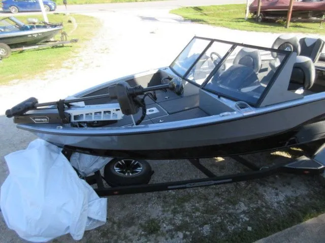 Slide: The Image of Vexus ADX190 Deep V /Mercury 150 ProXS / 7 Year Mercury 2025 - 18