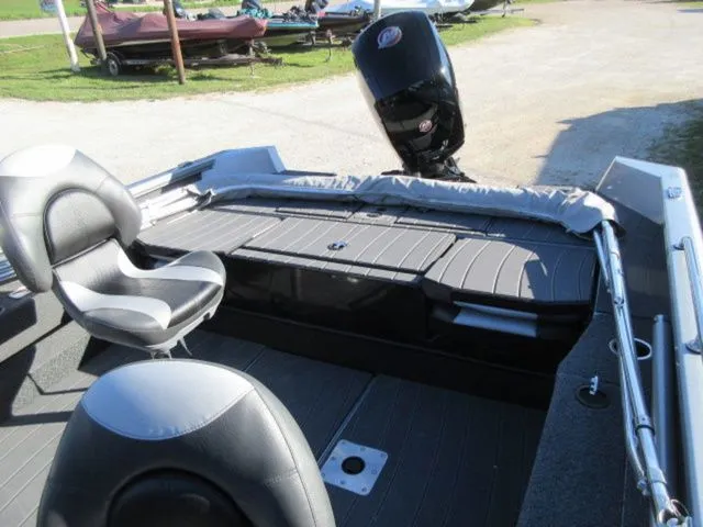 Slide: The Image of Vexus ADX190 Deep V /Mercury 150 ProXS / 7 Year Mercury 2025 - 36