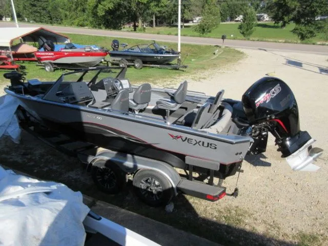 Slide: The Image of Vexus ADX190 Deep V /Mercury 150 ProXS / 7 Year Mercury 2025 - 7