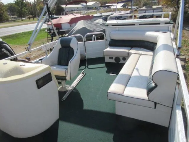 Slide: The Image of GENII G3 PONTOON / Yamaha 130 Hp Outboard 1995 - 16