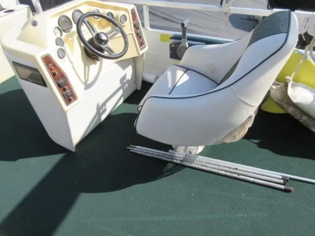 Slide: The Image of GENII G3 PONTOON / Yamaha 130 Hp Outboard 1995 - 19