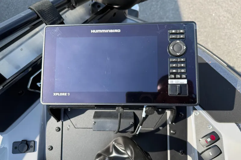 Slide: The Image of Humminbird Xplore 9 fish finder on 2025 Skeeter ZXR20 boat dashboard. - 5