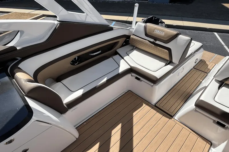 Slide: The Image of Yamaha 275 SD 2021 - 17