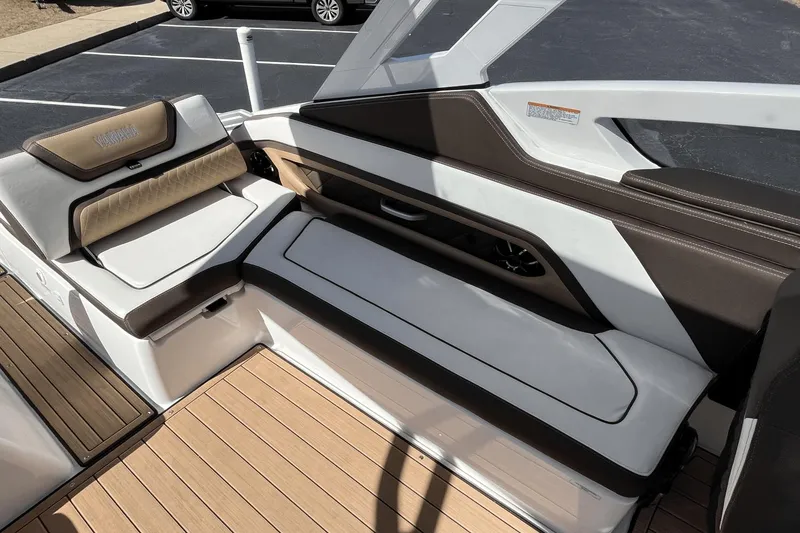 Slide: The Image of Yamaha 275 SD 2021 - 18