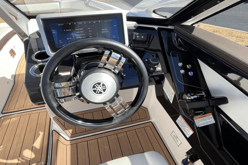 Slide: The Image of Yamaha 275 SD 2021 - 34