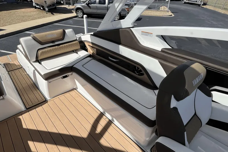 Slide: The Image of Yamaha 275 SD 2021 - 36