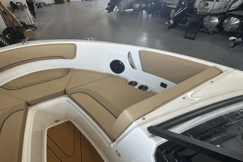 Slide: The Image of Bayliner V20i 2025 - 6