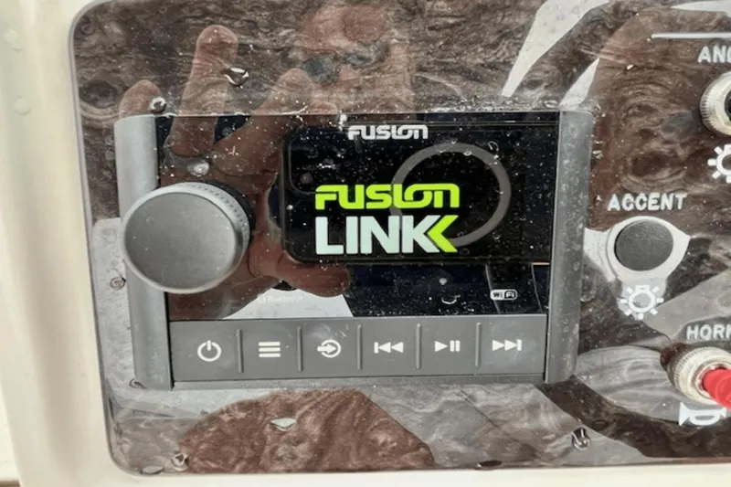 Slide: The Image of Sea Ray 21 SPX OB 2021 - 14