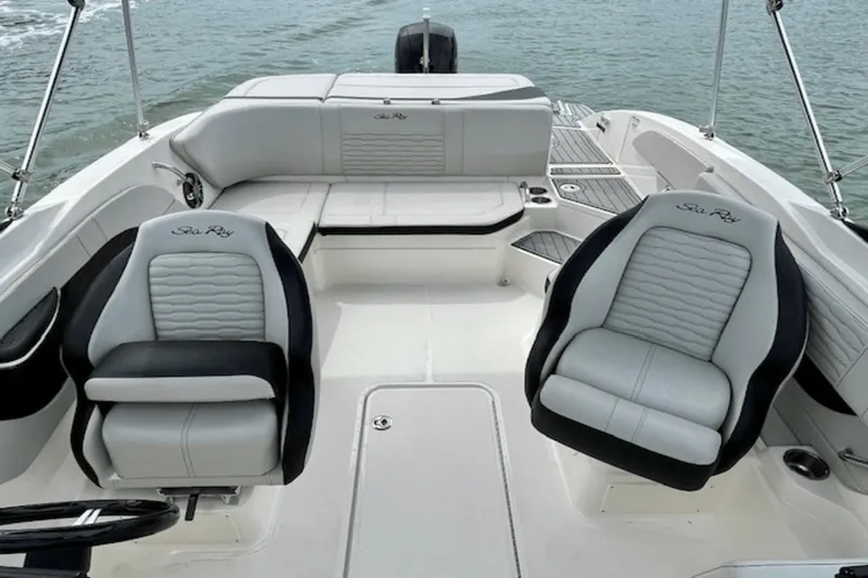 Slide: The Image of Sea Ray 21 SPX OB 2021 - 16