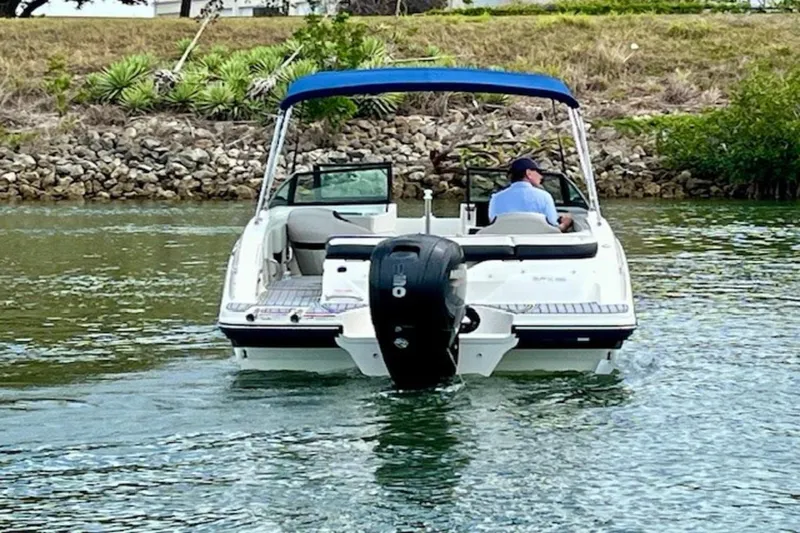 Slide: The Image of Sea Ray 21 SPX OB 2021 - 5