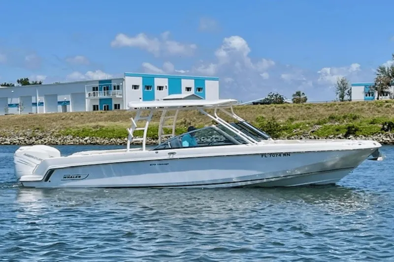 Slide: The Image of Boston Whaler 270 Vantage 2018 - 0
