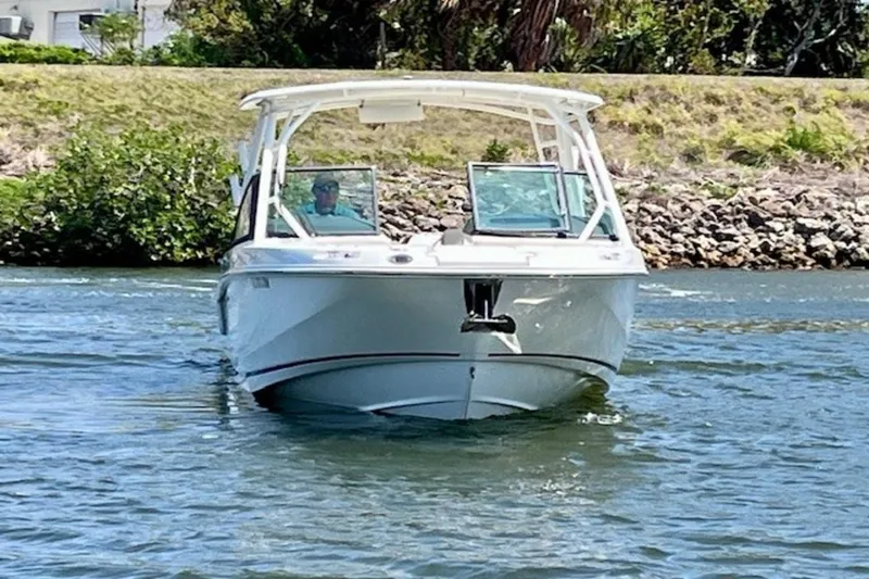 Slide: The Image of Boston Whaler 270 Vantage 2018 - 3