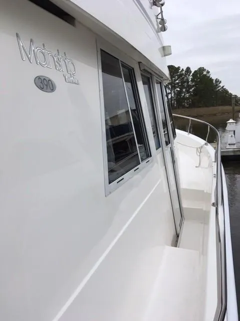 Slide: The Image of Mainship 390 Trawler 2003 - 22