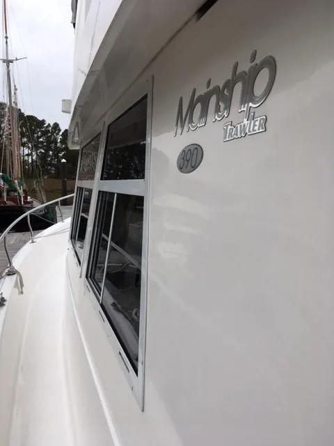 Slide: The Image of Mainship 390 Trawler 2003 - 25