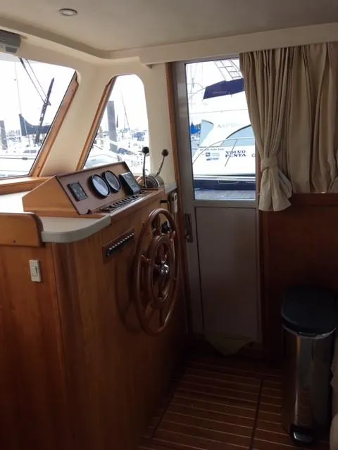 Slide: The Image of Mainship 390 Trawler 2003 - 4