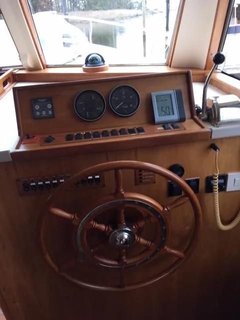 Slide: The Image of Mainship 390 Trawler 2003 - 5