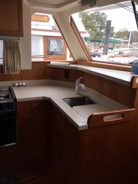 Slide: The Image of Mainship 390 Trawler 2003 - 7