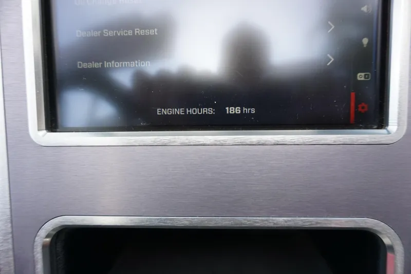 Slide: The Image of MasterCraft XT22 2020 - 17