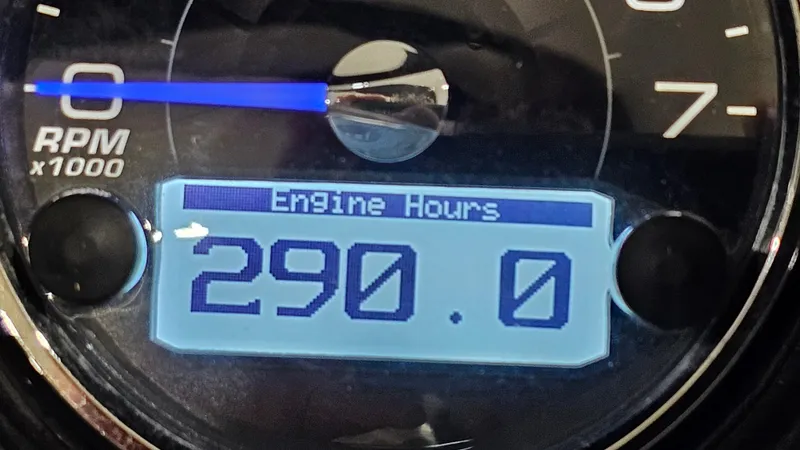 Slide: The Image of Digital display showing 290 engine hours on a 2016 Monterey 258 Super Sport. - 34