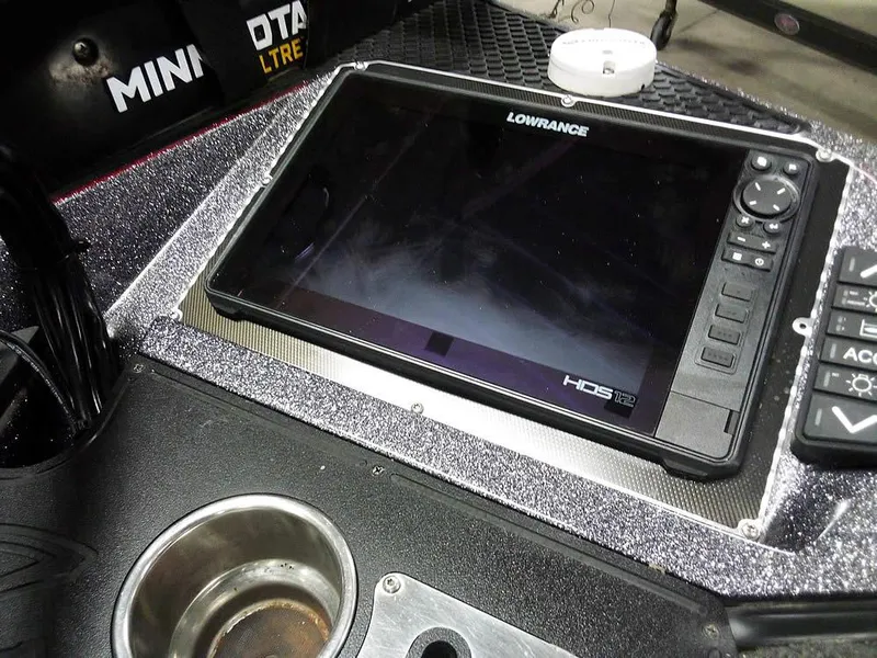 Slide: The Image of Lowrance HDS display on 2019 Ranger Z520L Comanche DC boat dashboard with Minn Kota accessories. - 20
