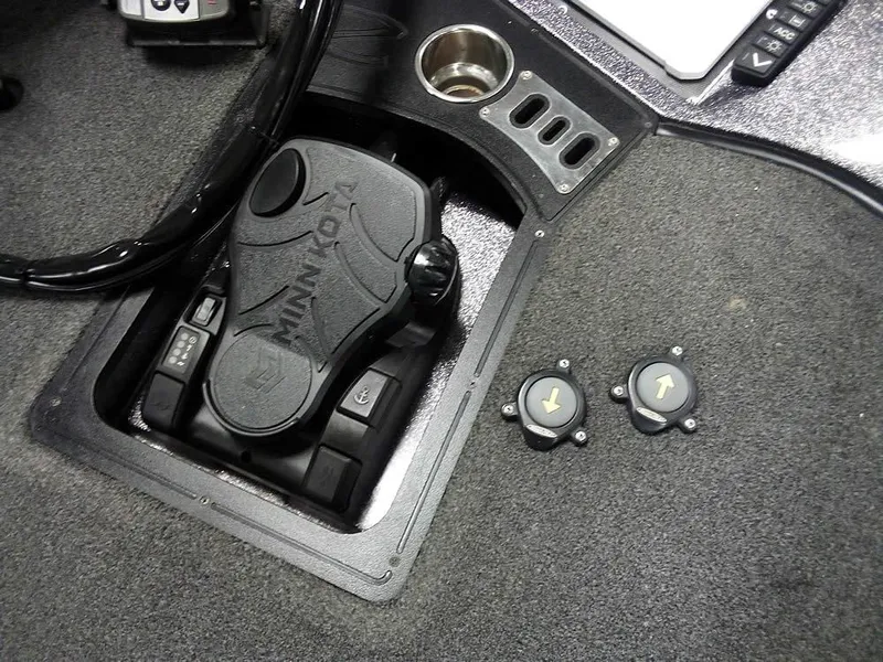 Slide: The Image of 2019 Ranger Z520L Comanche DC boat deck with Minn Kota foot pedal and controls. - 22