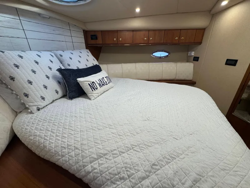 Slide: The Image of 46 2003 Cruisers Yacht 4450 Forward Guest Room.jpg - 40