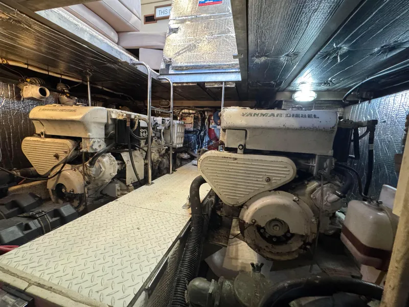 Slide: The Image of 58 2003 Cruisers Yacht Engine Room 15.jpg - 45