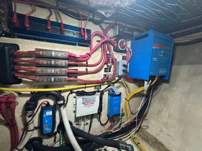 Slide: The Image of Cruisers Yachts 4450 Express Motor Yacht 2003 - 51