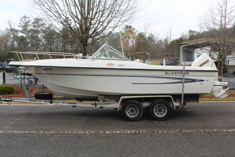 Slide: The Image of Glastron 213 DC 2004 - 1