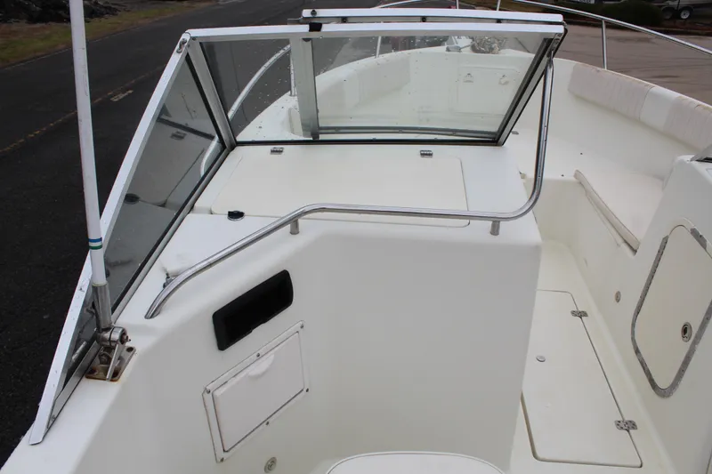 Slide: The Image of Glastron 213 DC 2004 - 13