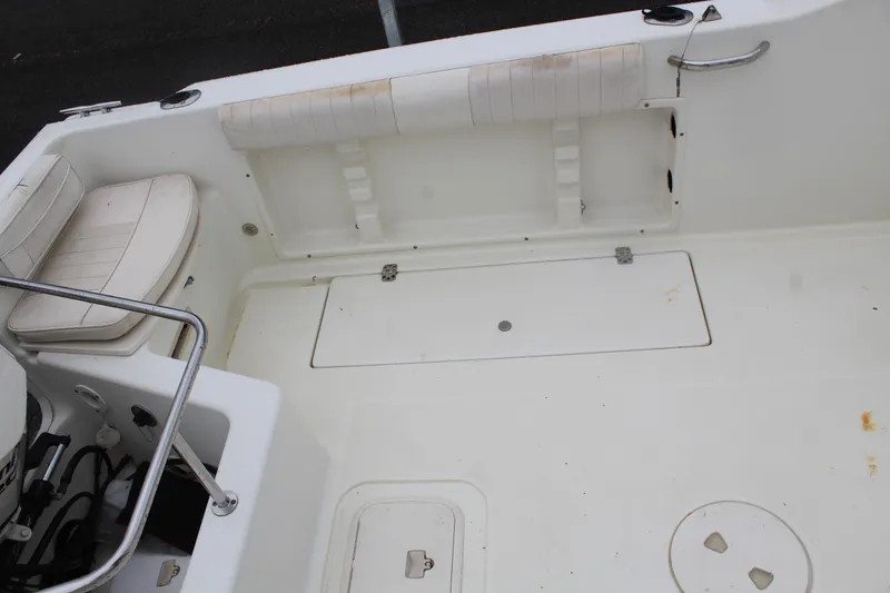 Slide: The Image of Glastron 213 DC 2004 - 14