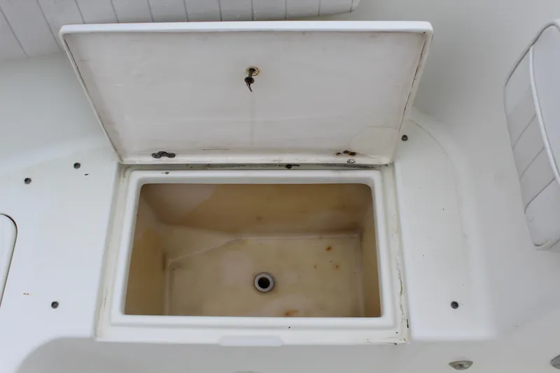 Slide: The Image of Glastron 213 DC 2004 - 26