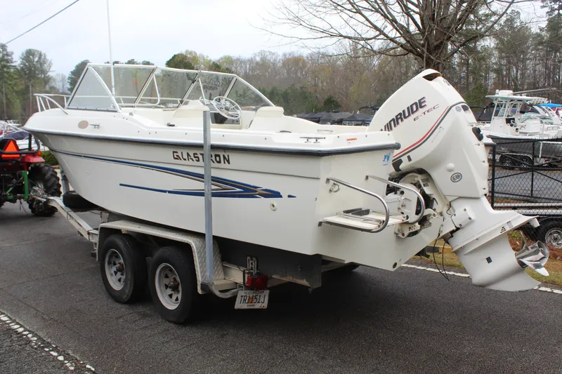 Slide: The Image of Glastron 213 DC 2004 - 3