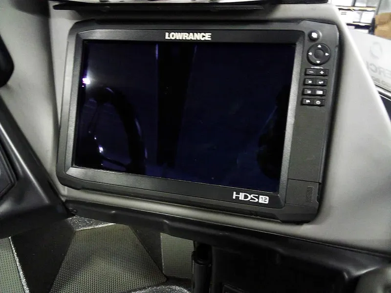 Slide: The Image of Lowrance HDS-12 display on 2018 Ranger 621FS Fisherman boat dashboard. - 24