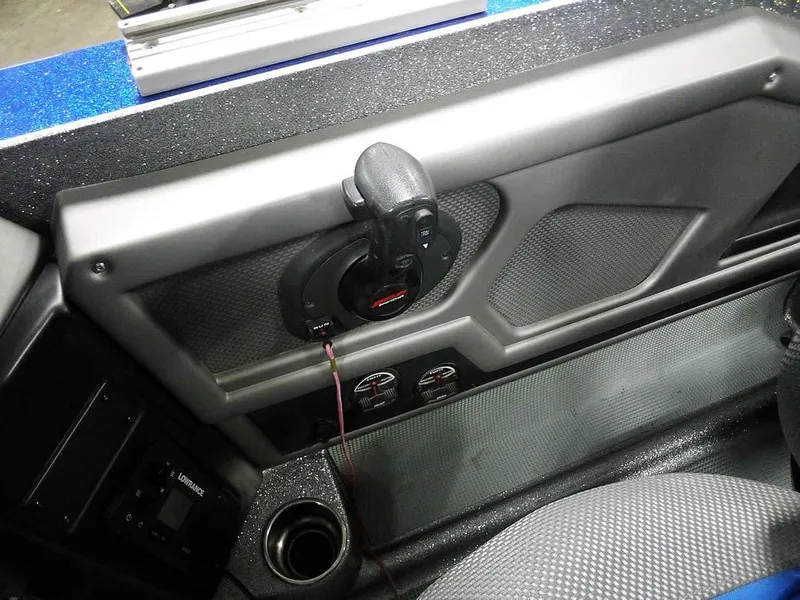 Slide: The Image of 2018 Ranger 621FS Fisherman boat interior with control panel and seating. - 27