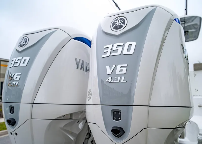 Slide: The Image of Yamaha 350 V6 4.3L outboard engines on 2025 Sea Hunt Gamefish 30 CB boat. - 6