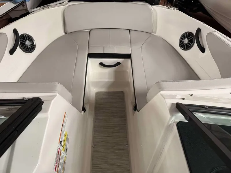 Slide: The Image of Sea Ray SPX 210 2023 - 8