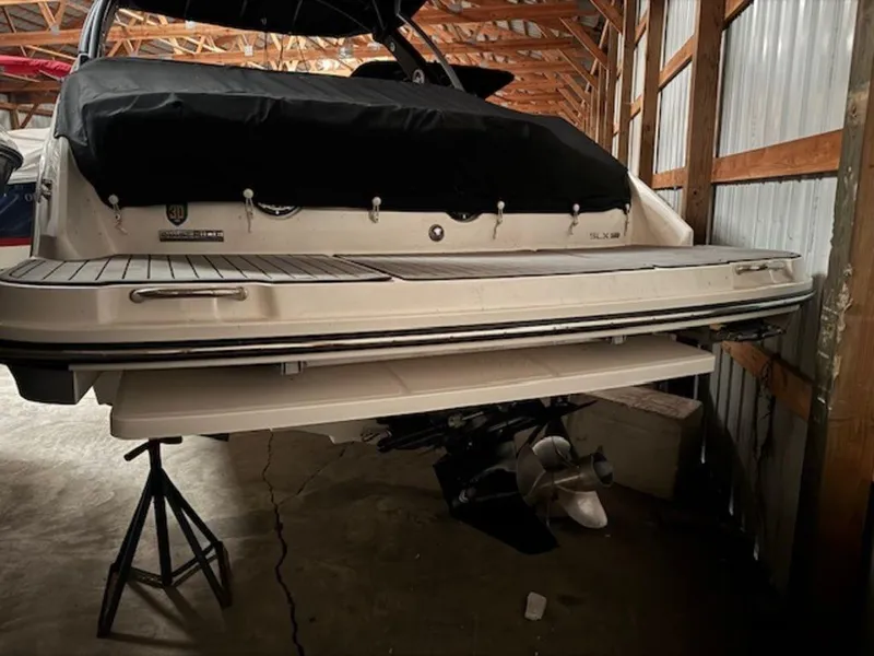 Slide: The Image of Sea Ray SLX 280 2018 - 13