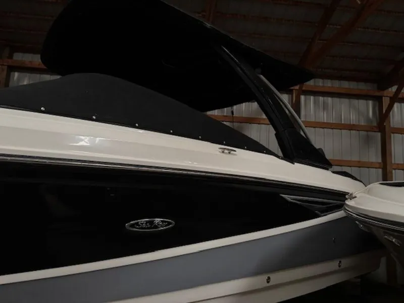 Slide: The Image of Sea Ray SLX 280 2018 - 2