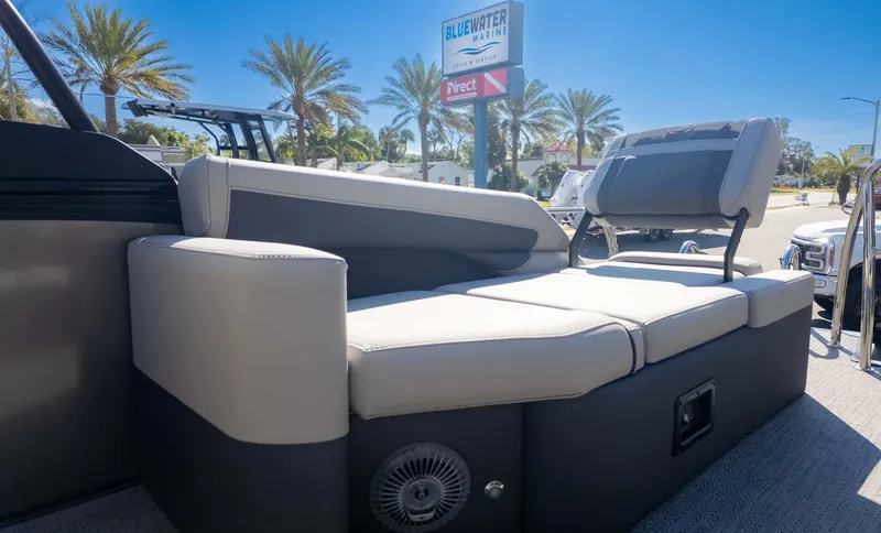 Slide: The Image of Barletta Cabrio 24M 2025 - 13