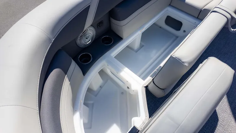 Slide: The Image of Barletta Cabrio 24M 2025 - 22