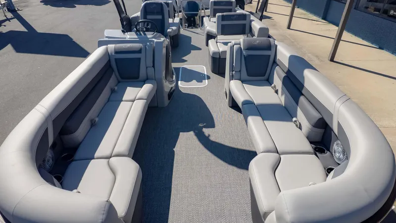 Slide: The Image of Barletta Cabrio 24M 2025 - 6