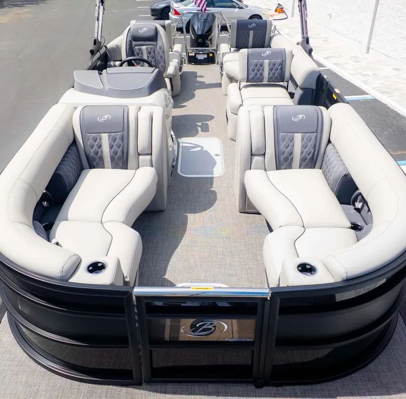 Slide: The Image of 2025 Barletta Lusso 23M pontoon boat with luxurious seating and modern design. - 4