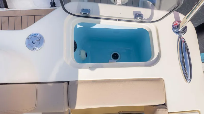 Slide: The Image of Chris-Craft Catalina 28 2025 - 11