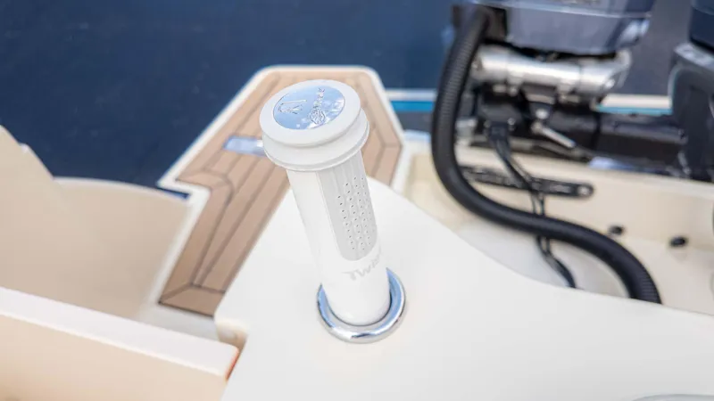 Slide: The Image of Chris-Craft Catalina 28 2025 - 12