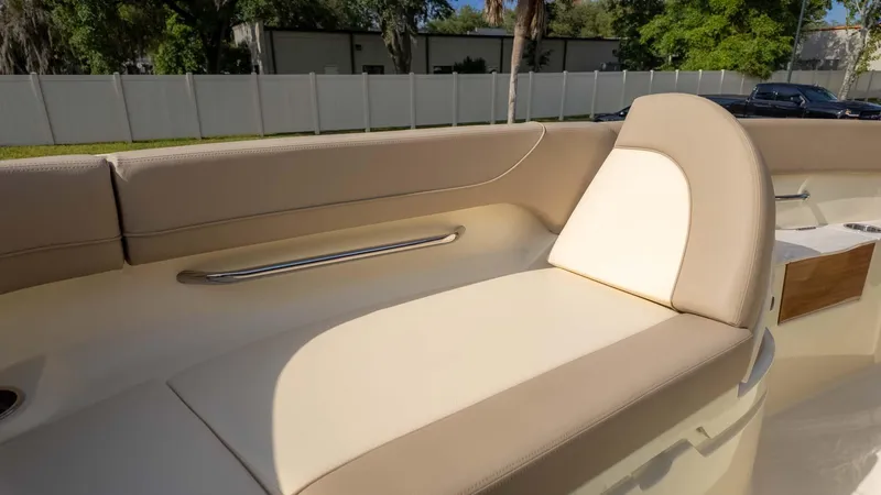 Slide: The Image of Chris-Craft Catalina 28 2025 - 19