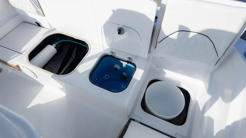 Slide: The Image of Stingray 206 CC 2025 - 12